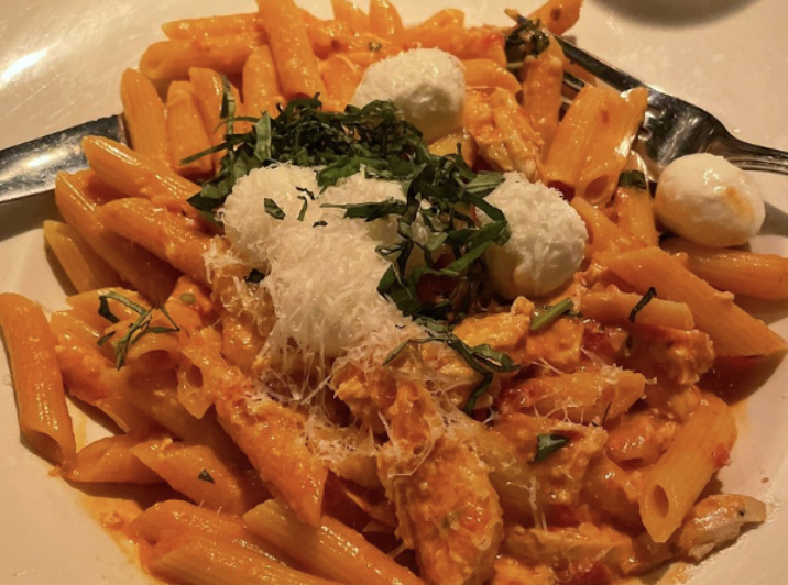 Il Porcellino signature dishes Rigatoni alla Vodka
Baked Burrata Lasagna
Tuscan Cheese Bread